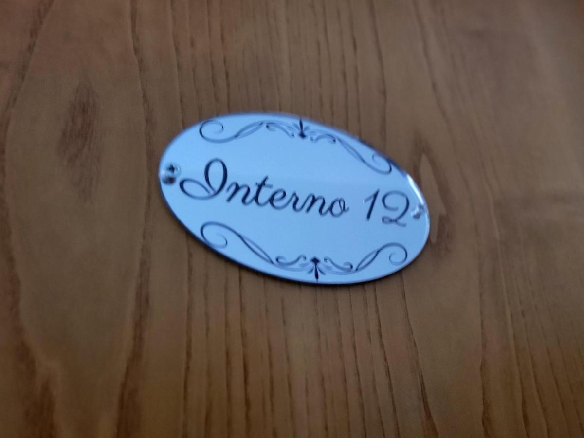 Appartamento Di Fronte All'Ospedale Módena Exterior foto
